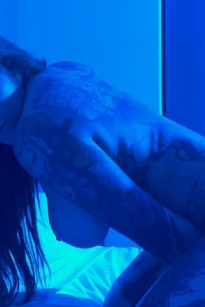 Live Session - Screenshot 1 of 4 - Inkedwomen