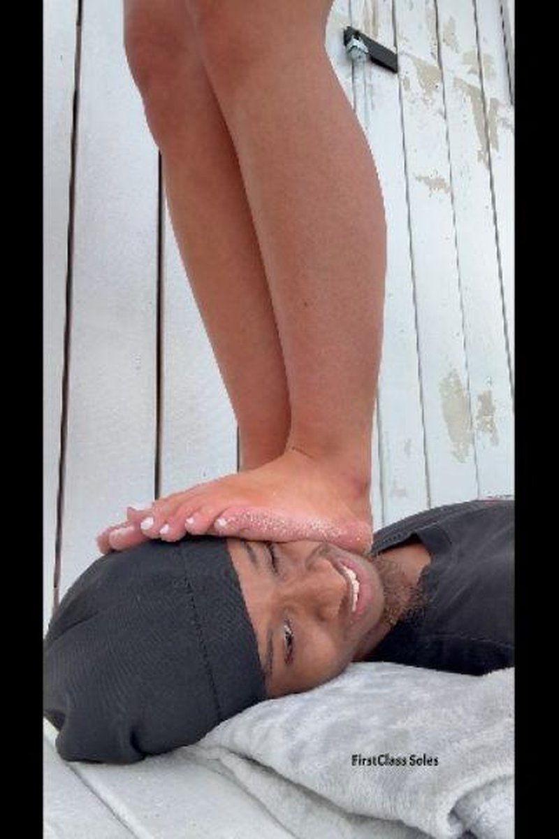 Frey - Face Standing - Screenshot 1 of 4 - Body Worship