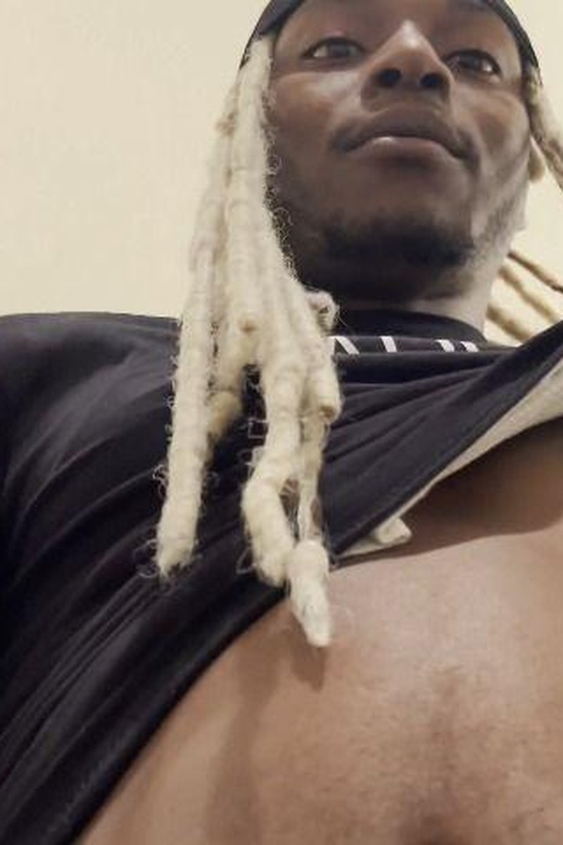 Merry Dickmas - Screenshot 1 of 4 - BBC