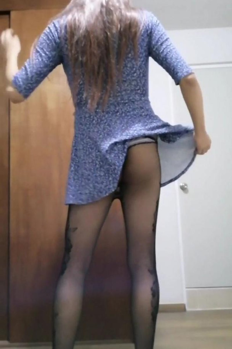 Slow Dance - Screenshot 1 of 4 - Cross Dressing