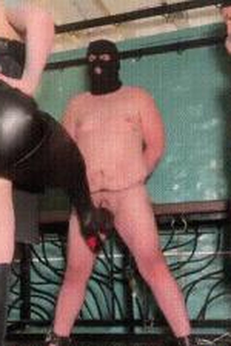 Ball Busting - Screenshot 1 of 4 - Boots