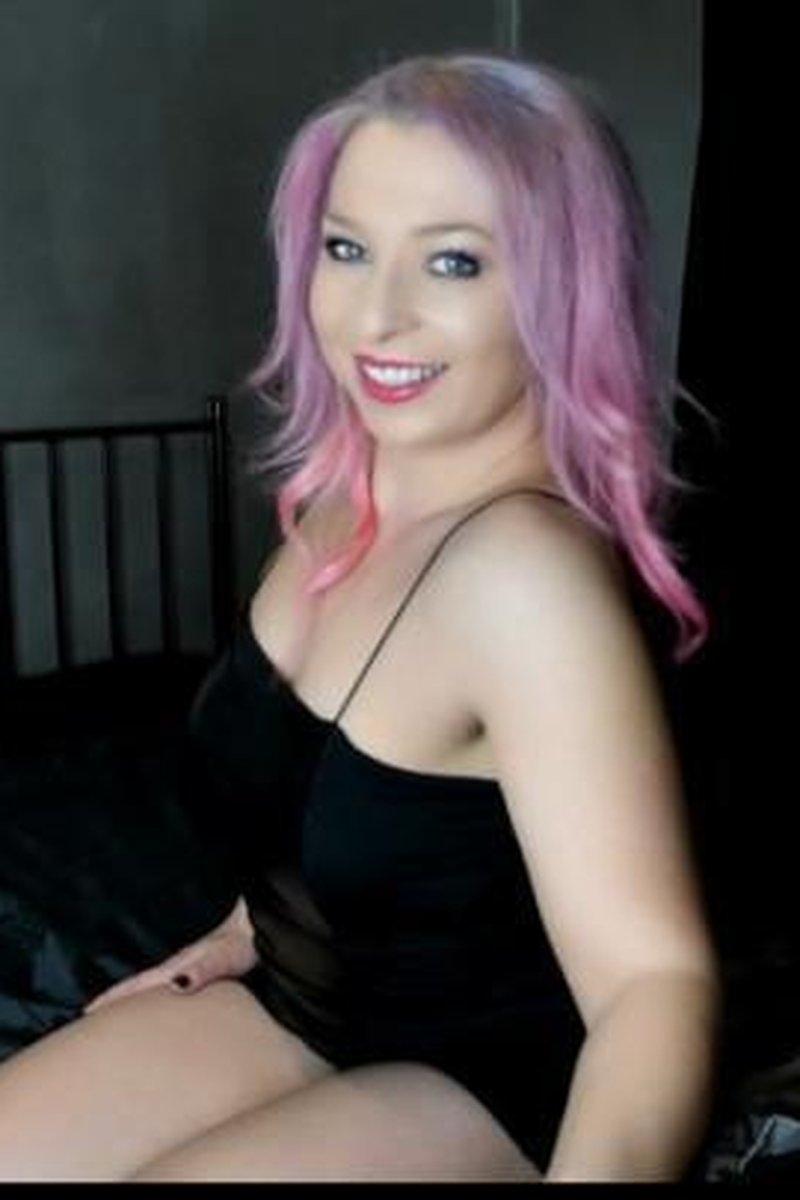 Assets - Screenshot 1 of 4 - Bitch