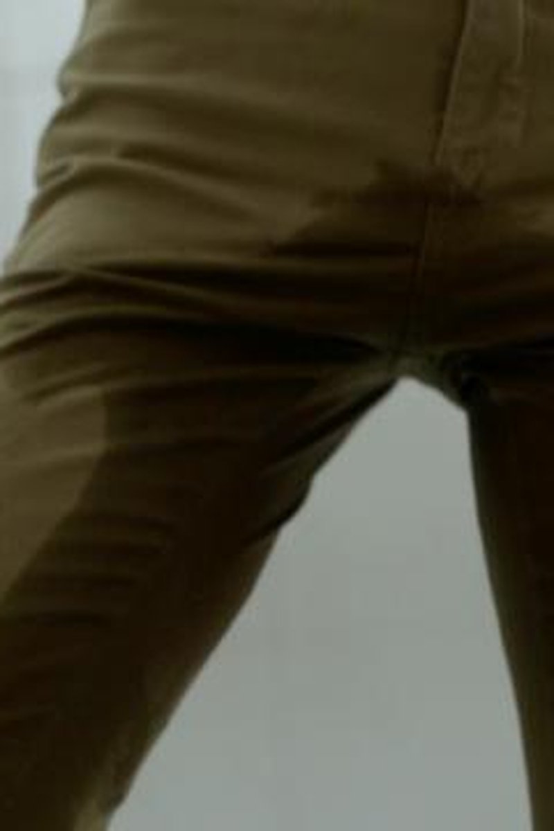 Piss Pants - Screenshot 1 of 4 - Bathroom