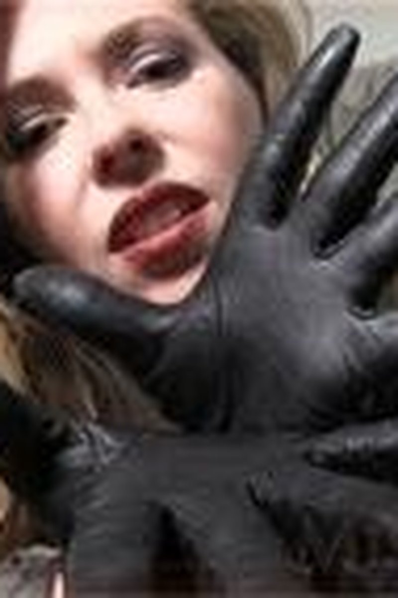 Leather Gloves - Screenshot 1 of 4 - Femdom
