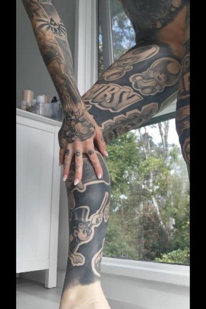 Worship My Tattooed Body - Screenshot 1 of 4 - Ass Worship