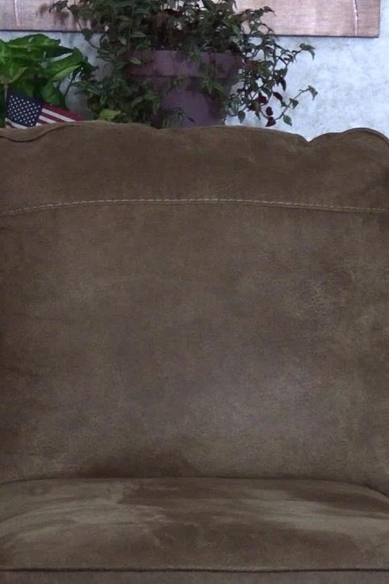 Spoiled Step S - Screenshot 1 of 4 - Suzie Q Aka Suzie 44k