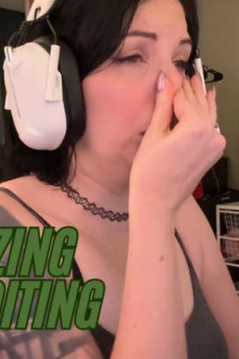 Sneezing While Editing - Screenshot 1 of 4 - Face Fetish