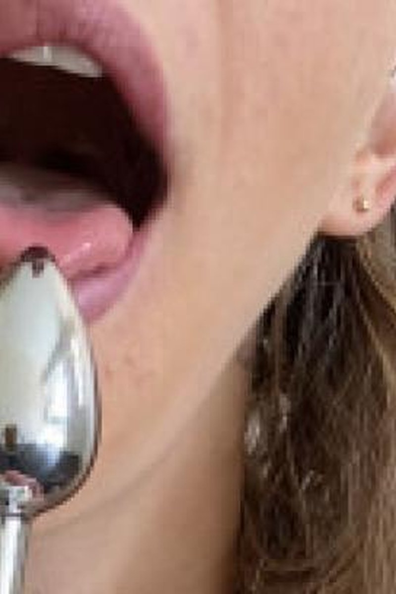 First Time Using A Butt Plug - Screenshot 1 of 4 - Amateur