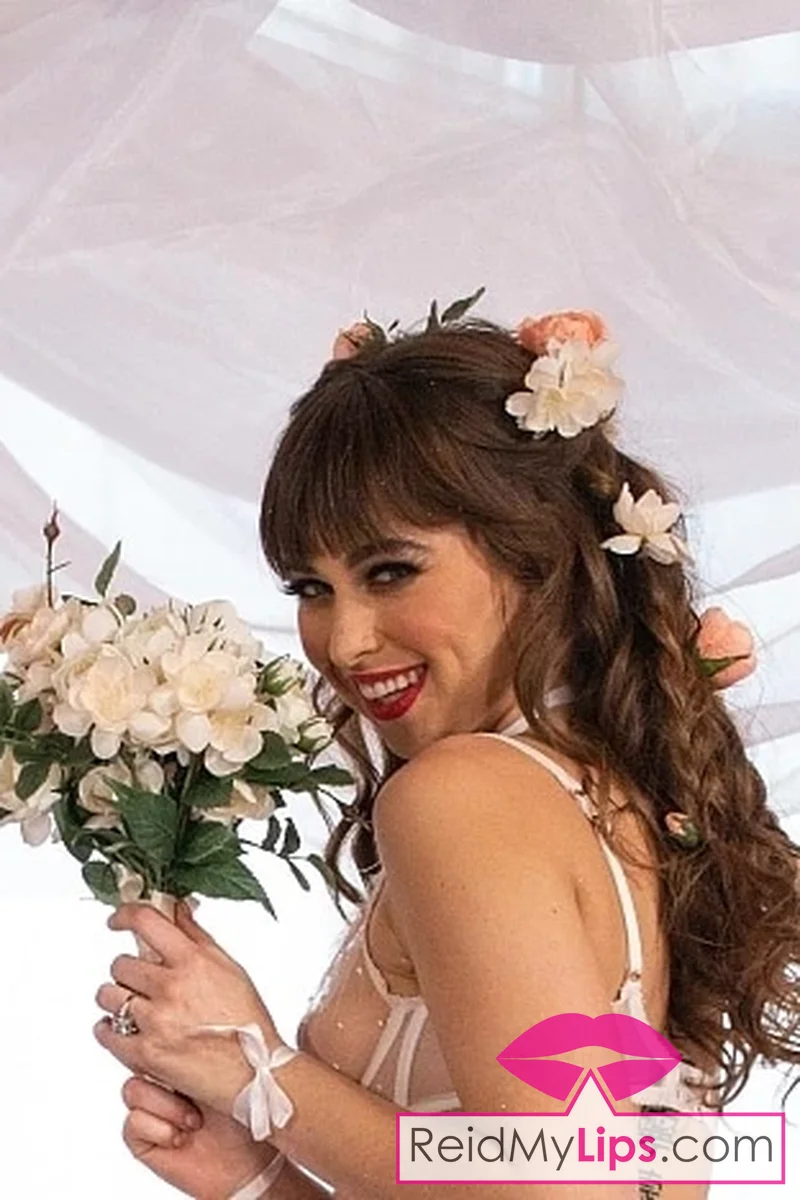 Here Cums the Bride - Screenshot 1 of 4 - Anal