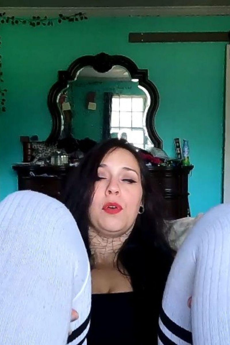 School Girl Lolla Cuddles You - Screenshot 1 of 4 - Girlfriend Experience