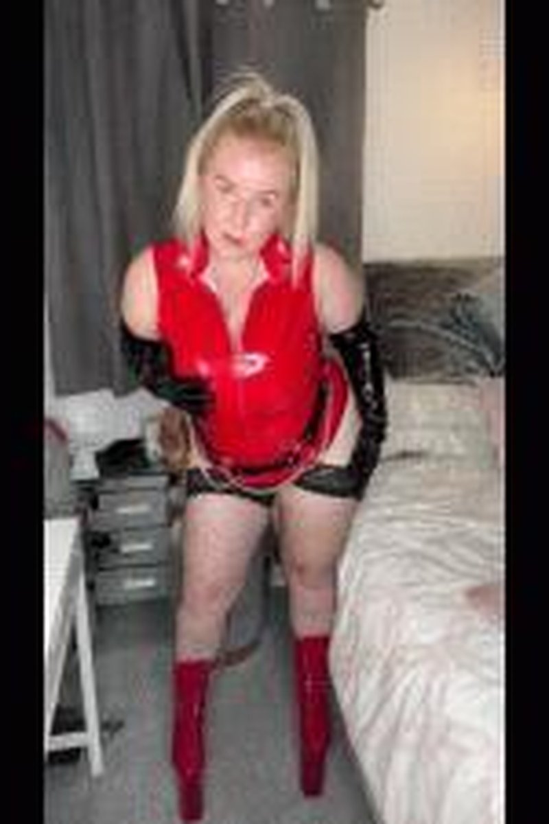 PVC Addict - Screenshot 1 of 4 - Ass Worship