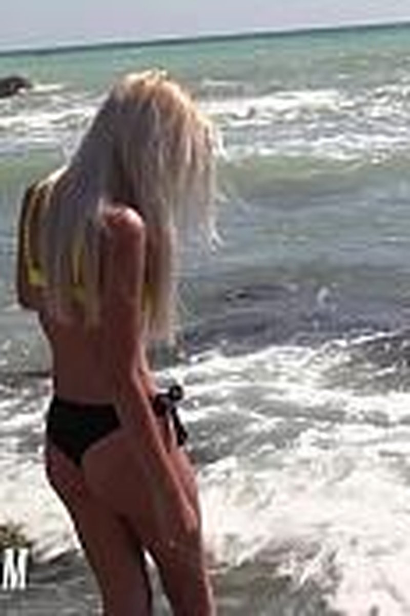 Roxana - Screenshot 1 of 4 - Amateur