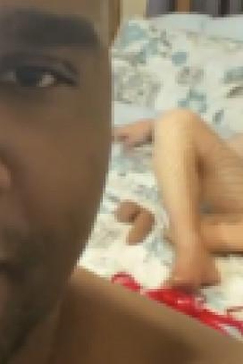 2 Girls, 1 Guy, & A Golden Shower - Screenshot 1 of 4 - BBC