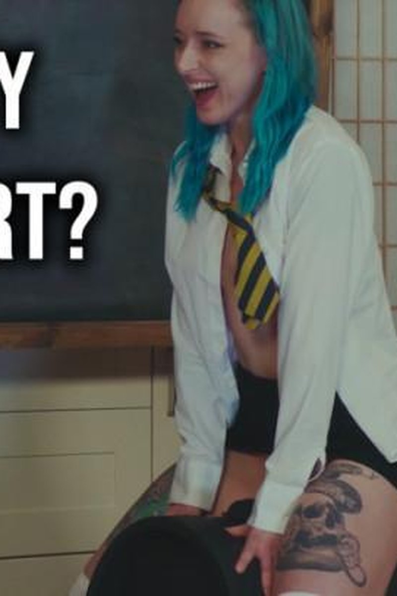 Pretty Or Smart - Screenshot 1 of 4 - Girlfriend