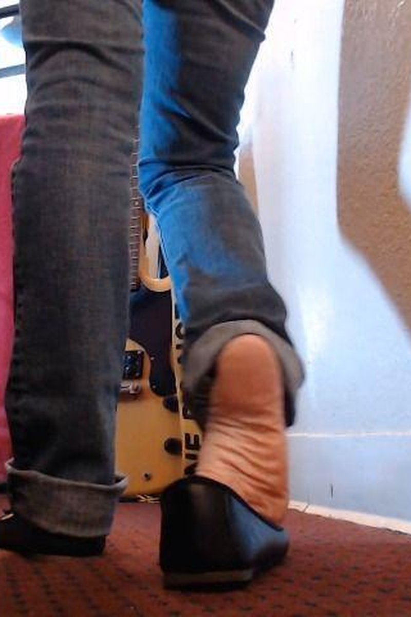 Shoeplay Wrinkled Soles Ballet Flats - Screenshot 1 of 4 - Foot Fetish