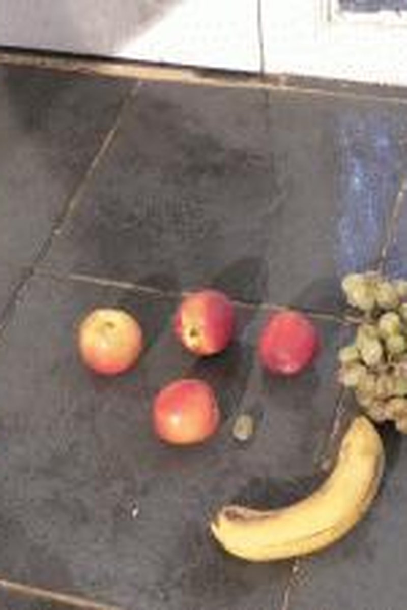 Fruit Squish - Screenshot 1 of 4 - Foot Fetish