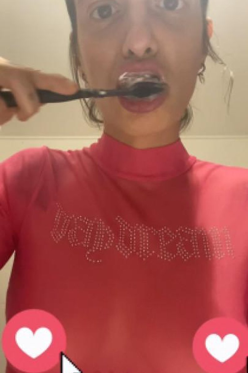 Cleanning Teeth - Screenshot 1 of 4 - Mouth Fetish