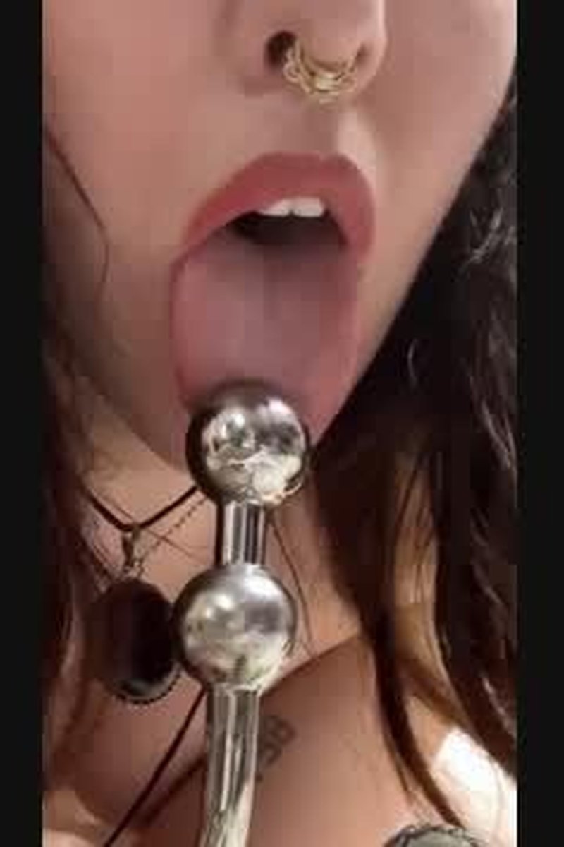 Hooked - Screenshot 1 of 4 - Anal
