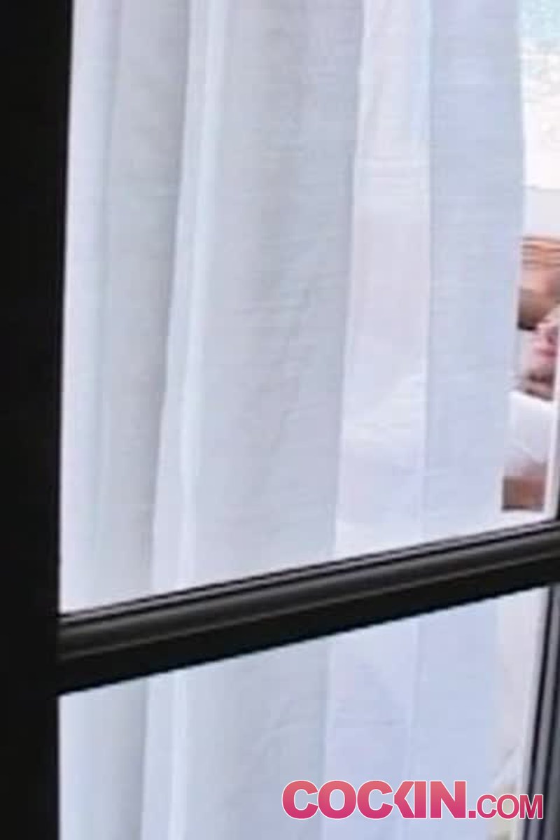 Straight Guys Caught on Tape Vol19 1 - Screenshot 1 of 4 - Gay