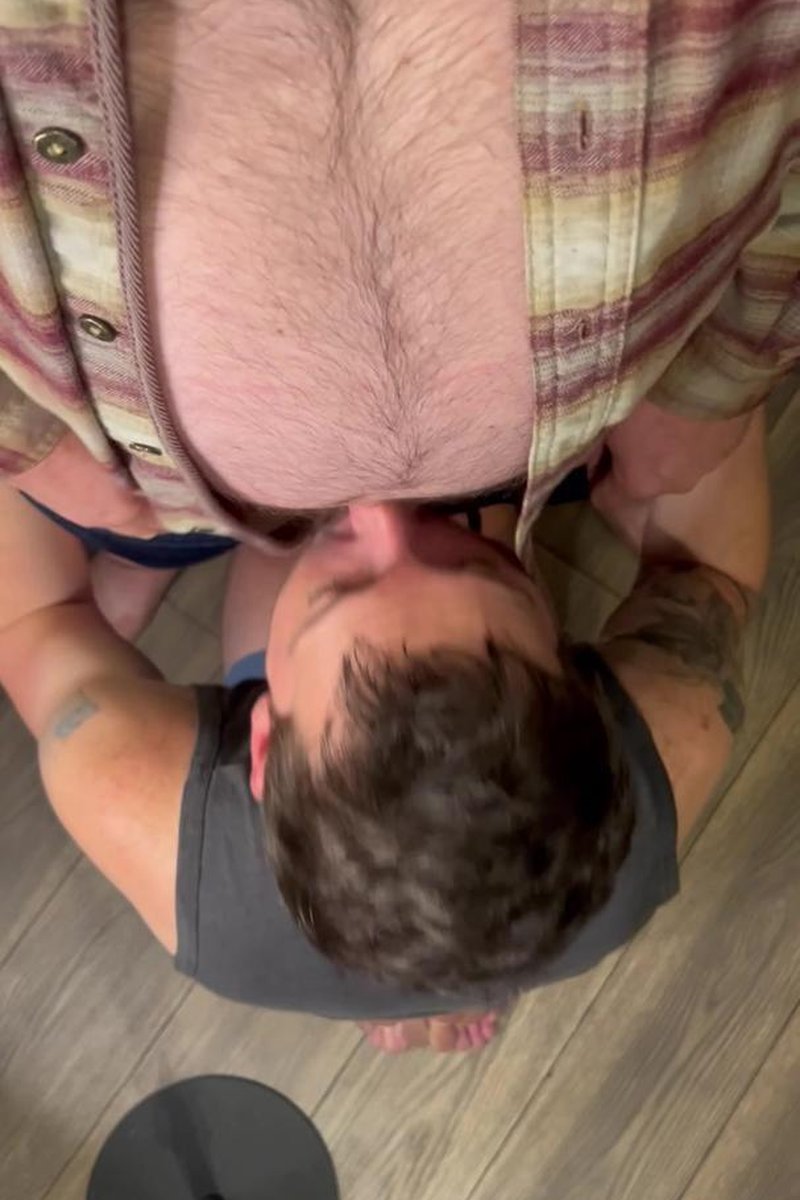Good Boy - Screenshot 1 of 4 - Blowjob