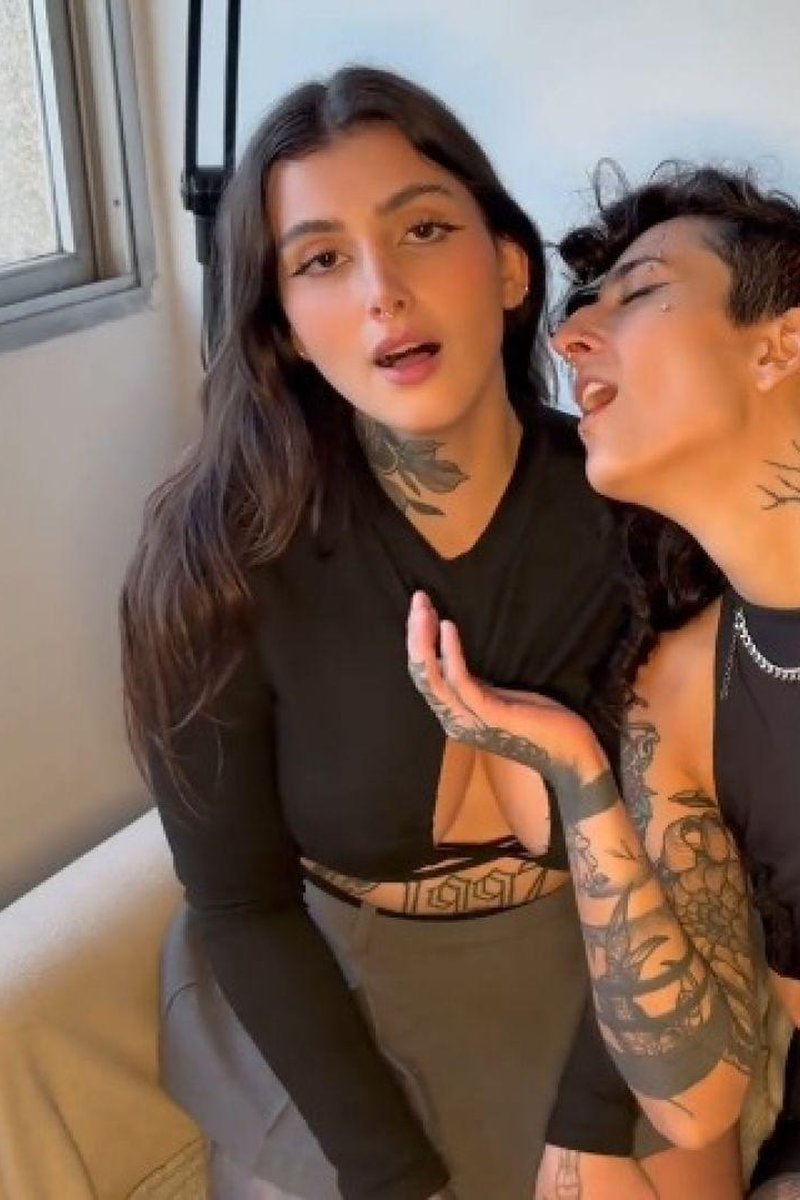 Boobs + Burps - Screenshot 1 of 4 - Burpfetish