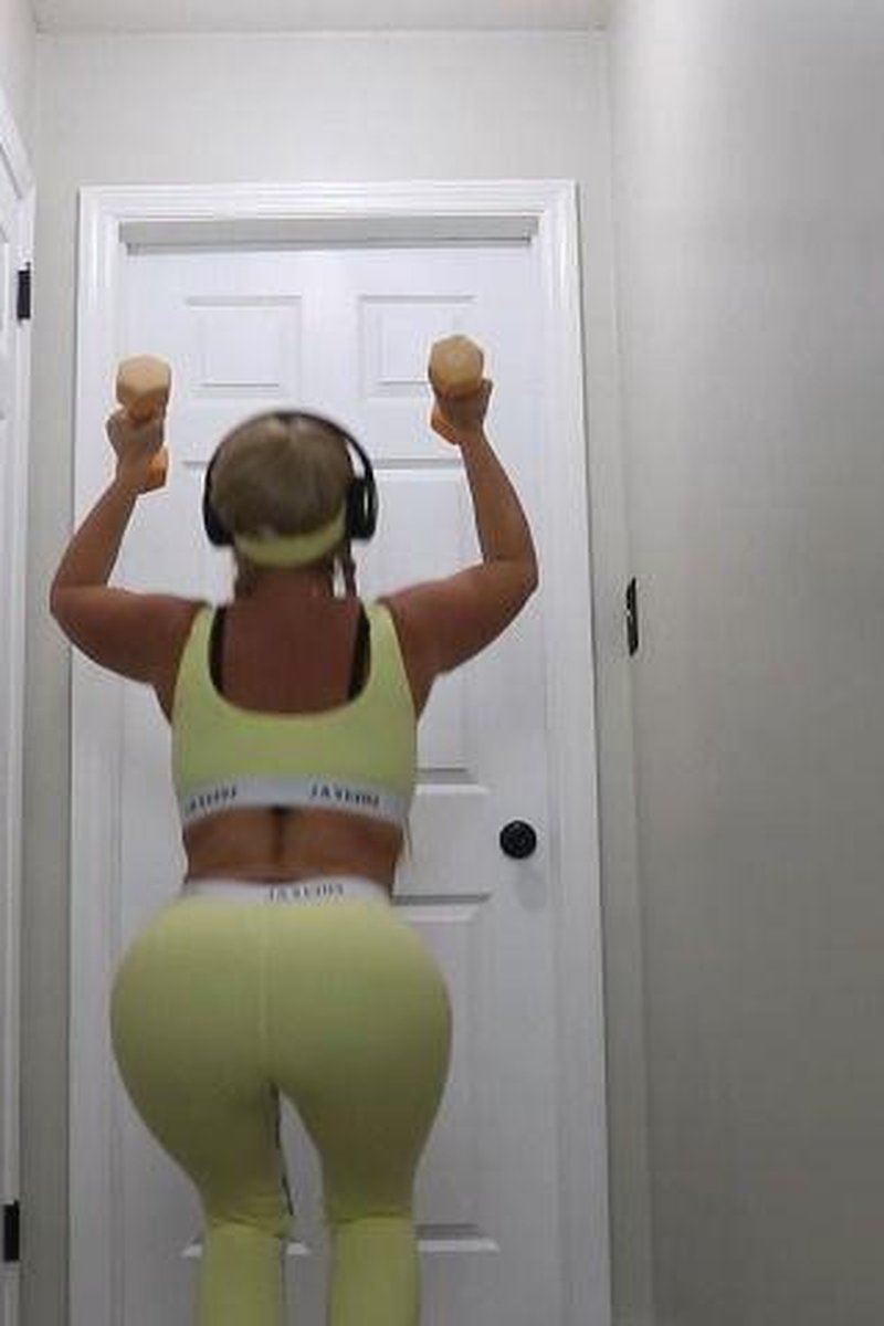 Anal Workout - Screenshot 1 of 4 - Anal