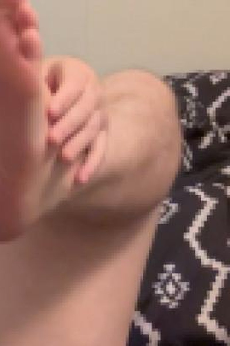 Toe Sucking - Screenshot 1 of 4 - BBW