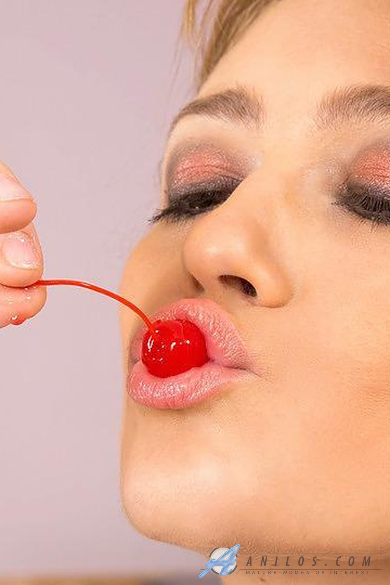 Cherries - Screenshot 1 of 4 - Bra