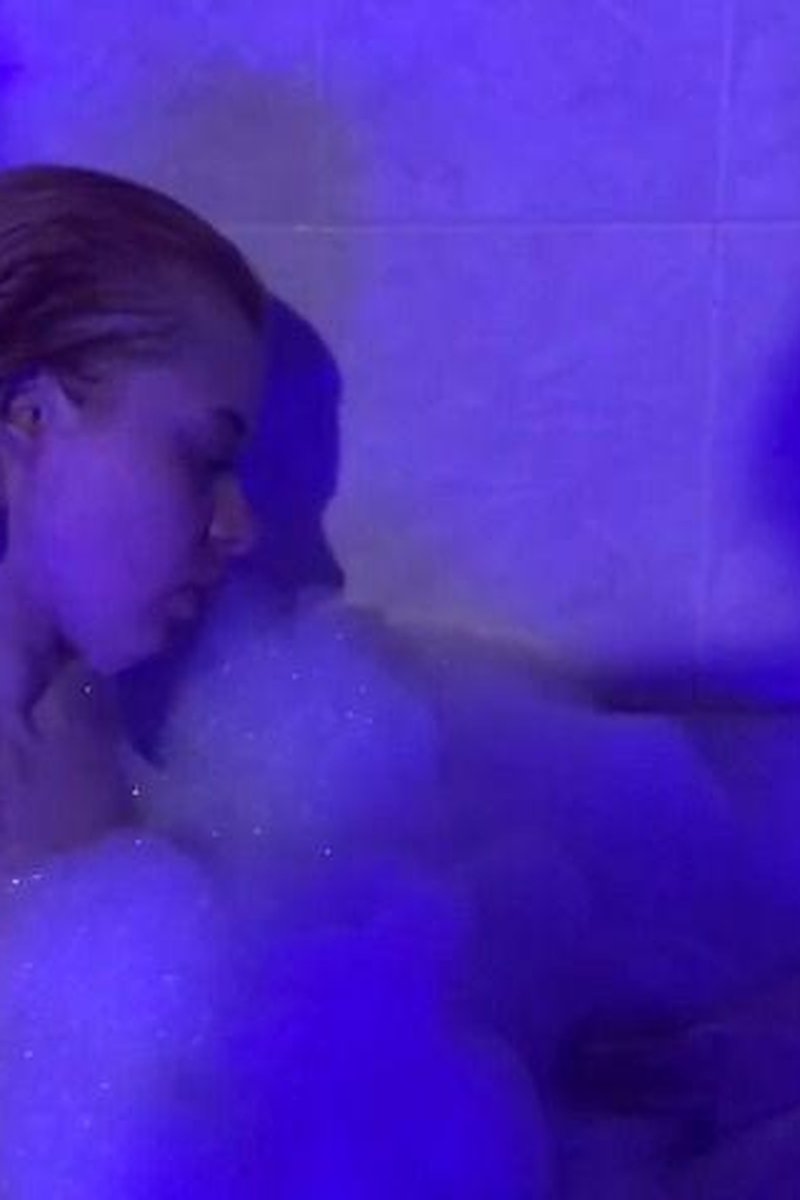 Hot Bath Time - Screenshot 1 of 4 - Bathroom
