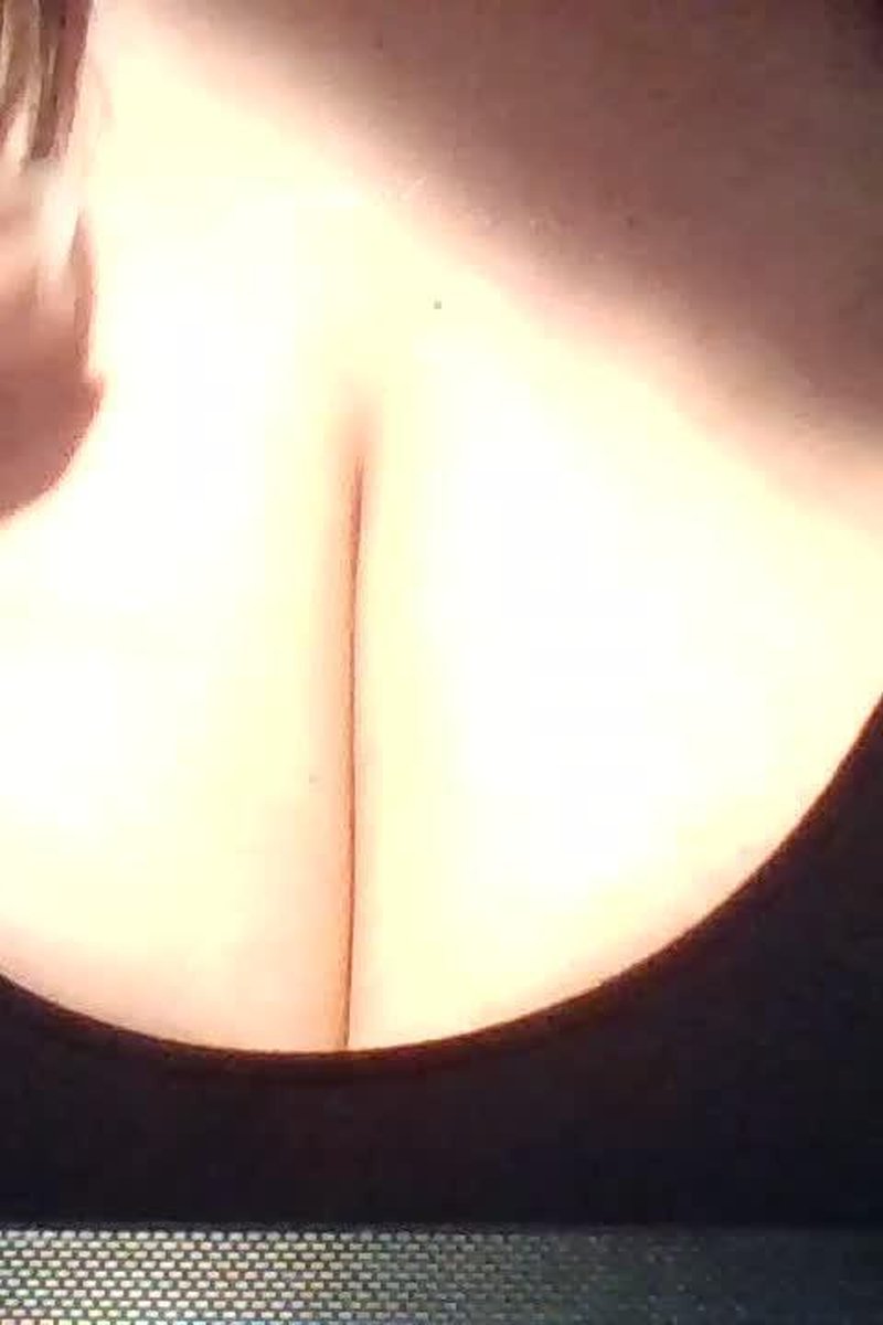 Ice Cold Nips - Screenshot 1 of 4 - BBW