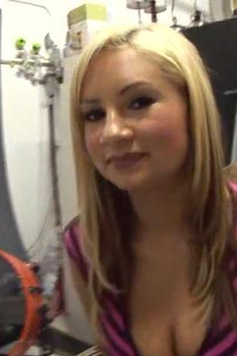 Breakin Em IN9 - Scene 6 - Screenshot 1 of 4 - Amy Reid