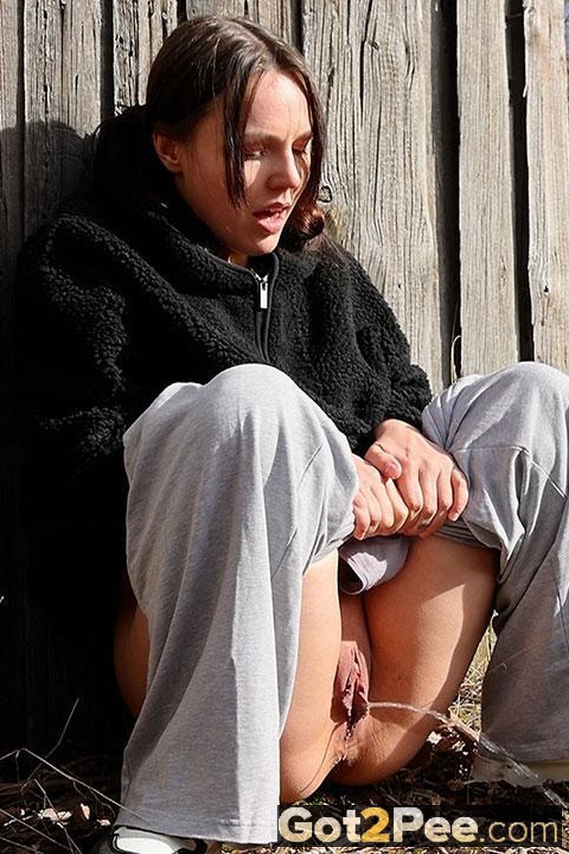 Secluded - Screenshot 1 of 4 - Golden Shower