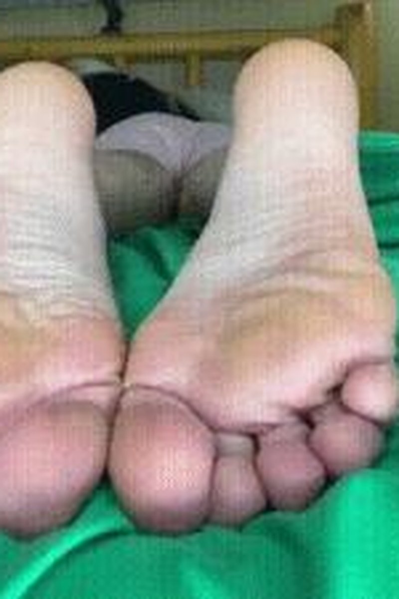 Barefootblondie - Screenshot 1 of 4 - Foot Fetish