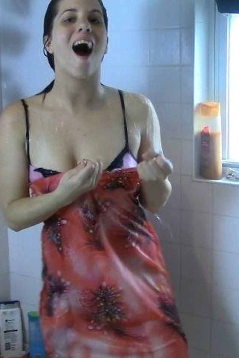 Shower Destruction - Screenshot 1 of 4 - Bondage