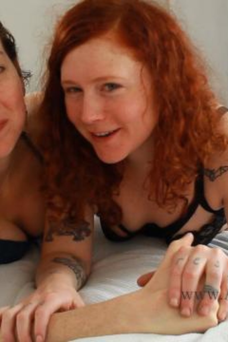 Threesome Fantasy - Screenshot 1 of 4 - Foot Fetish