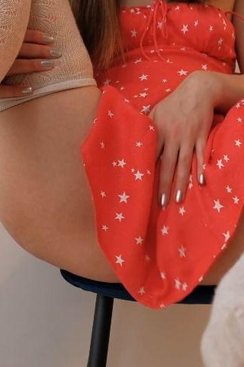 Cameltoe View Underskirt - Screenshot 1 of 4 - Bounceonyou