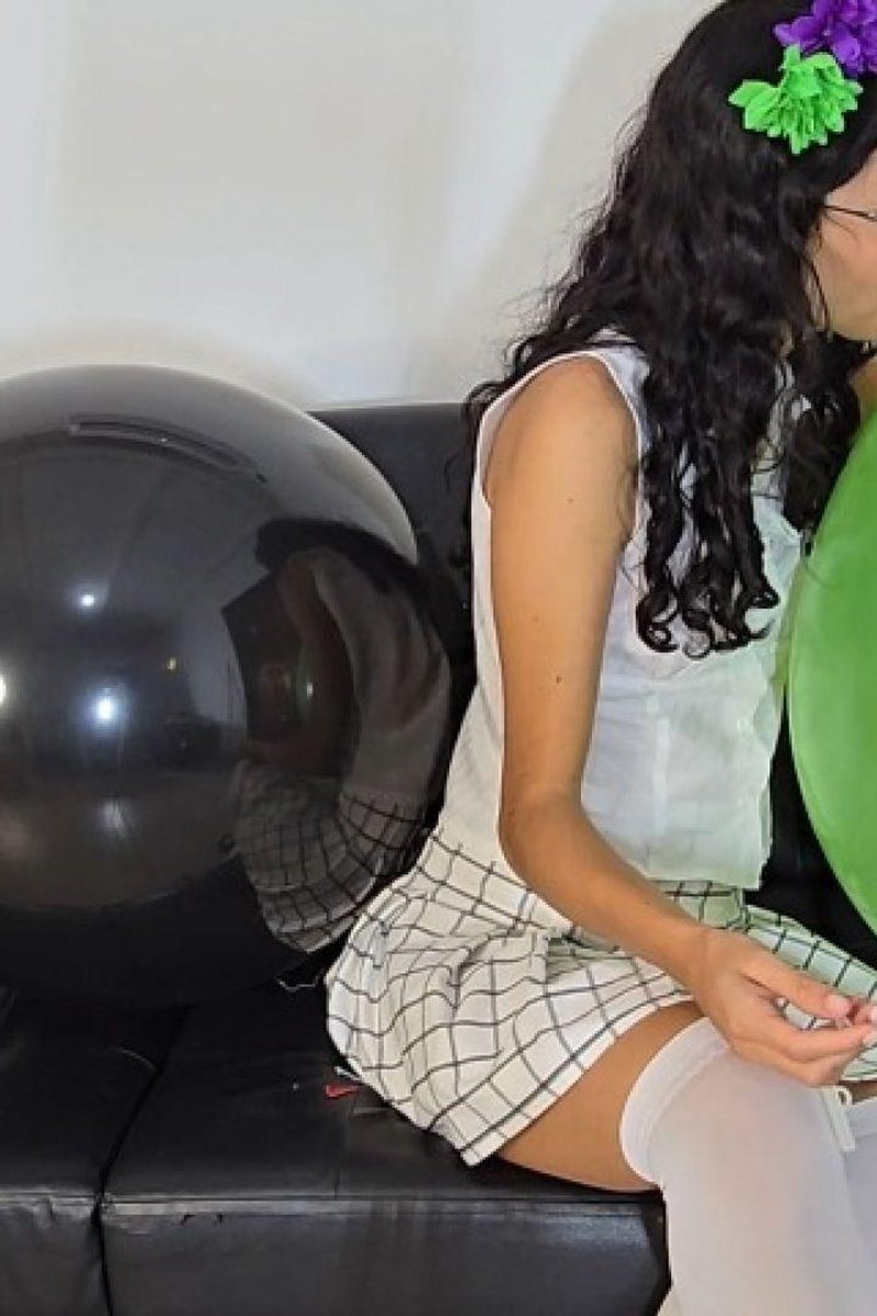 Exploding Balloons With Fire - Screenshot 1 of 4 - Balloon Fetish