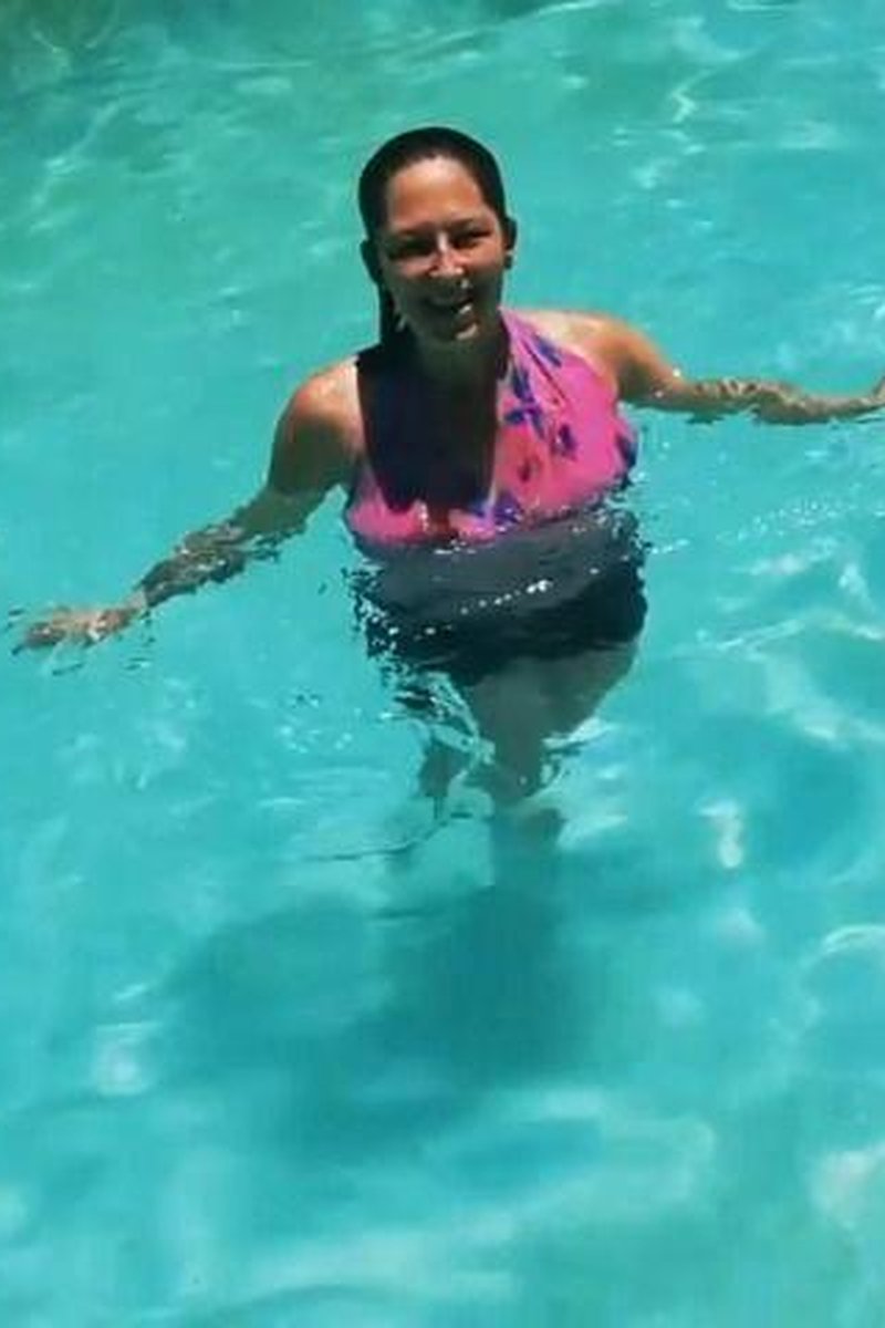 Swimming Pool Fun - Screenshot 1 of 4 - Sfw
