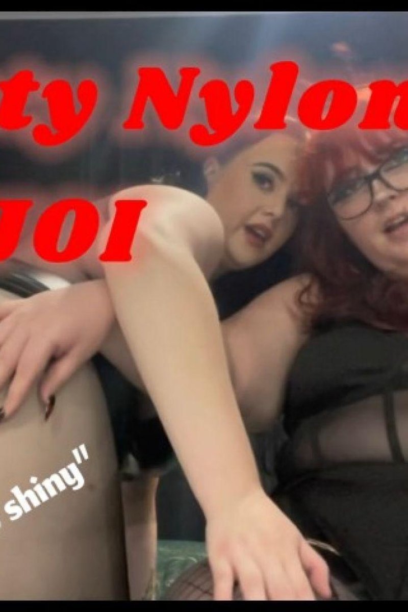 Stroke For Our Nylons - Screenshot 1 of 4 - Domination