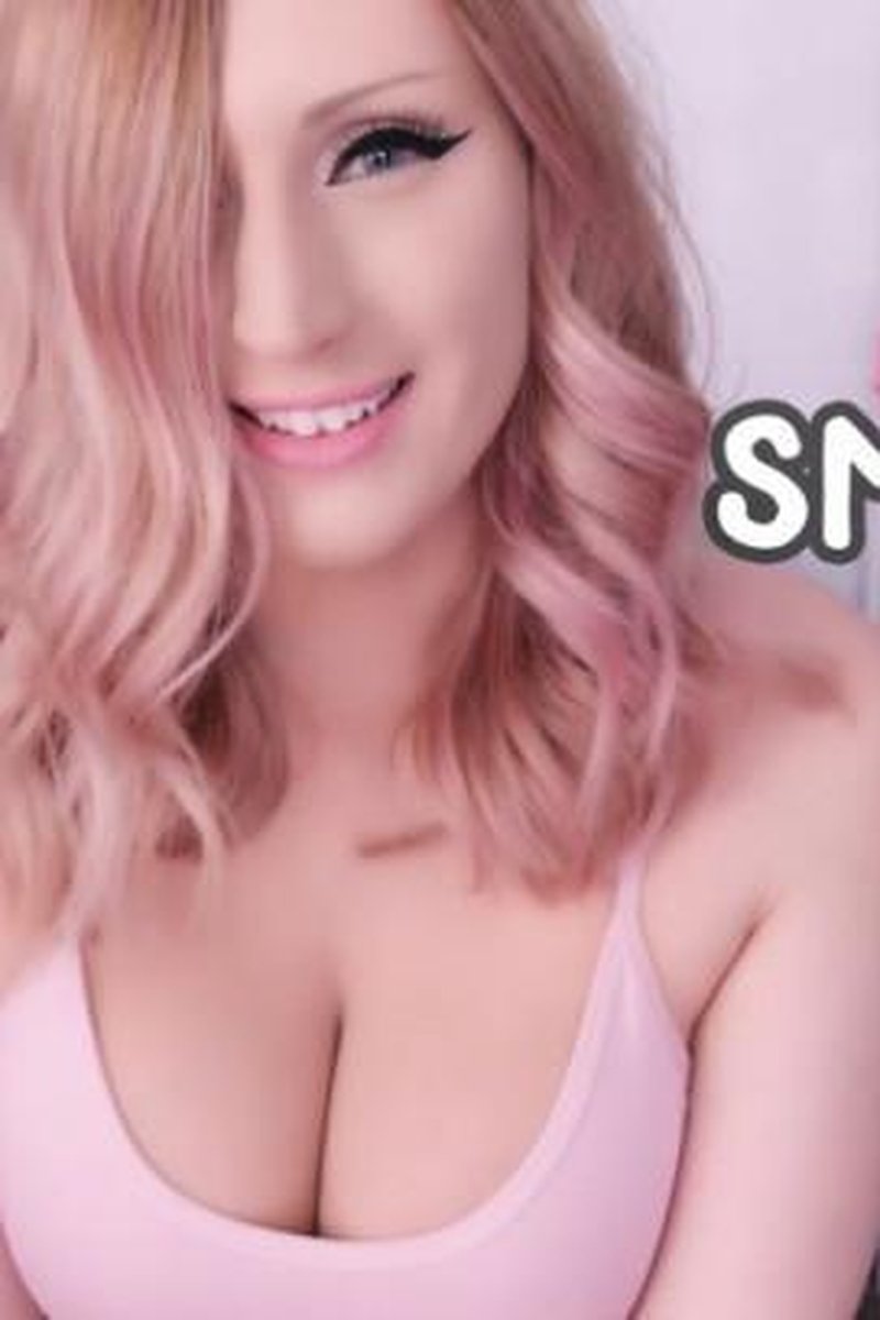 Silky Smooth Sissy - Screenshot 1 of 4 - Bitch