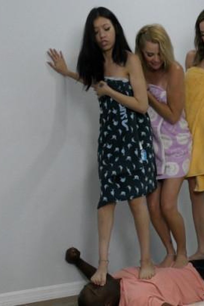We Are Changing - Screenshot 1 of 4 - Face Smothering