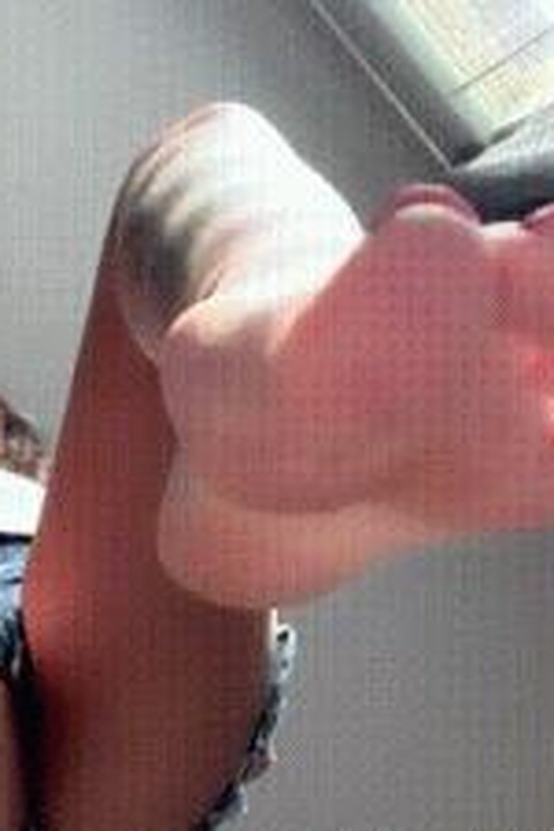 Giantess MILF - Screenshot 1 of 4 - Fetish