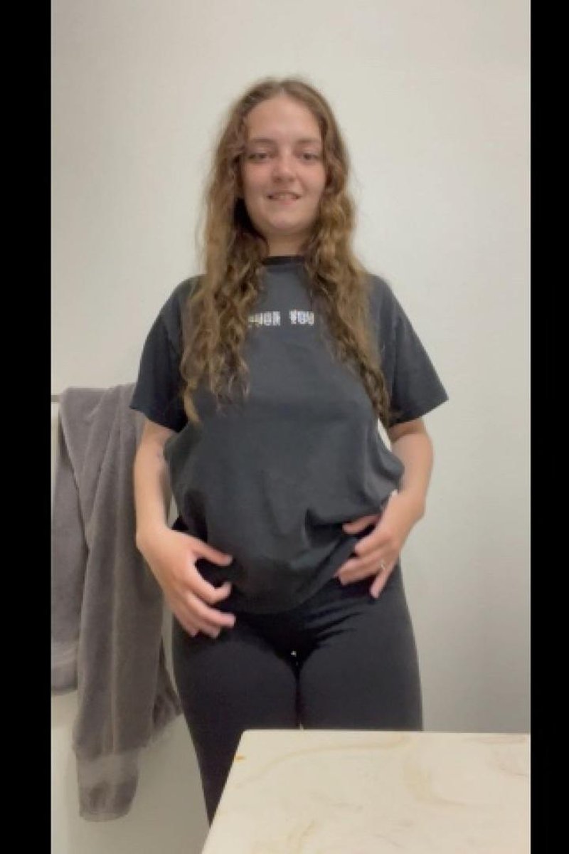 Titty Clapping - Screenshot 1 of 4 - Big Tits