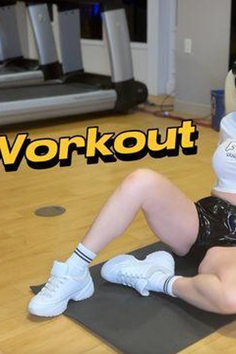 Hotel Workout - Screenshot 1 of 4 - Sfw