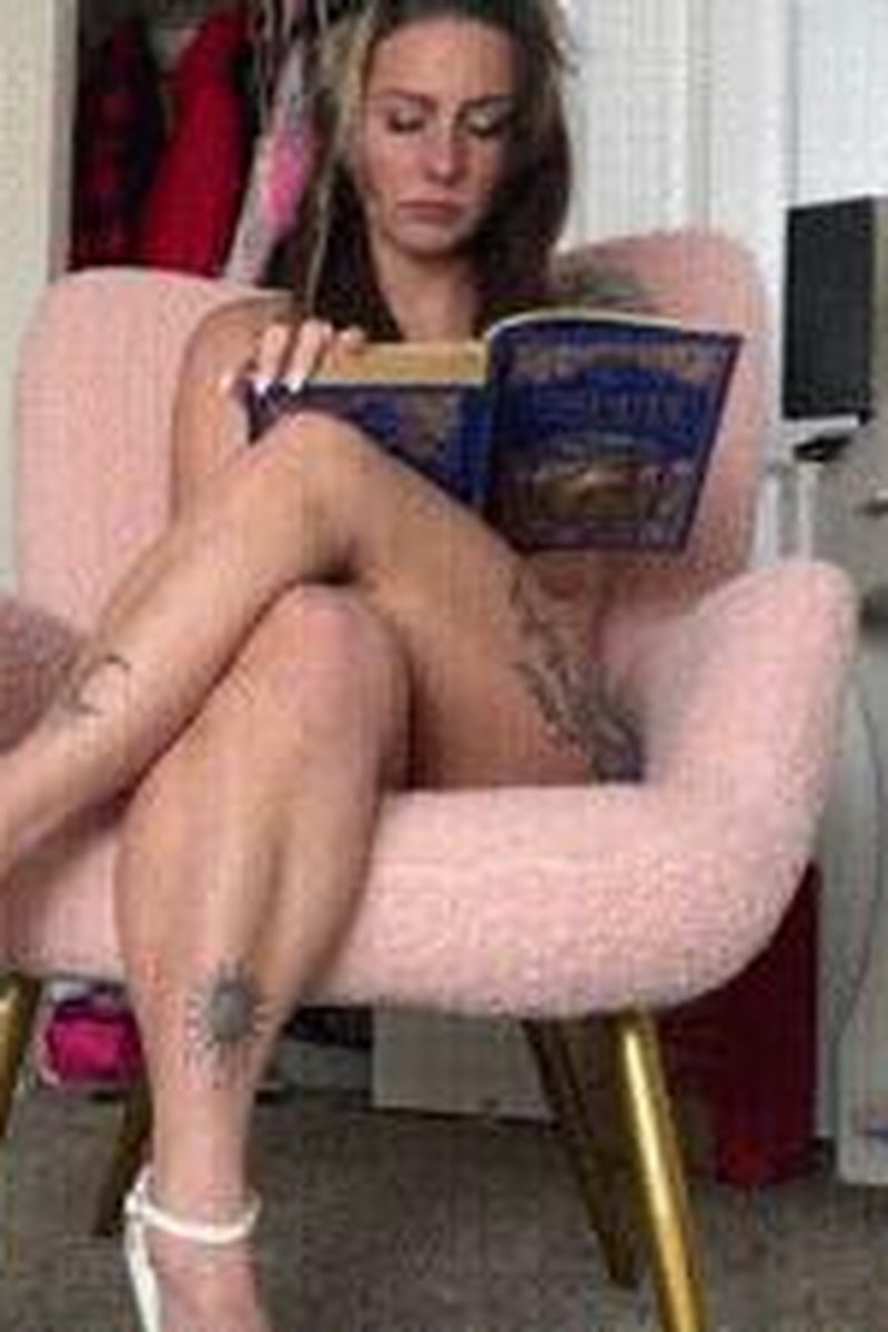 Heel Dangle - Screenshot 1 of 4 - Dangling