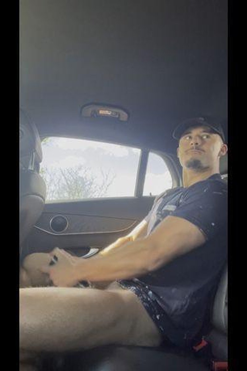 Public Car Park Wank In Car - Screenshot 1 of 4 - Car