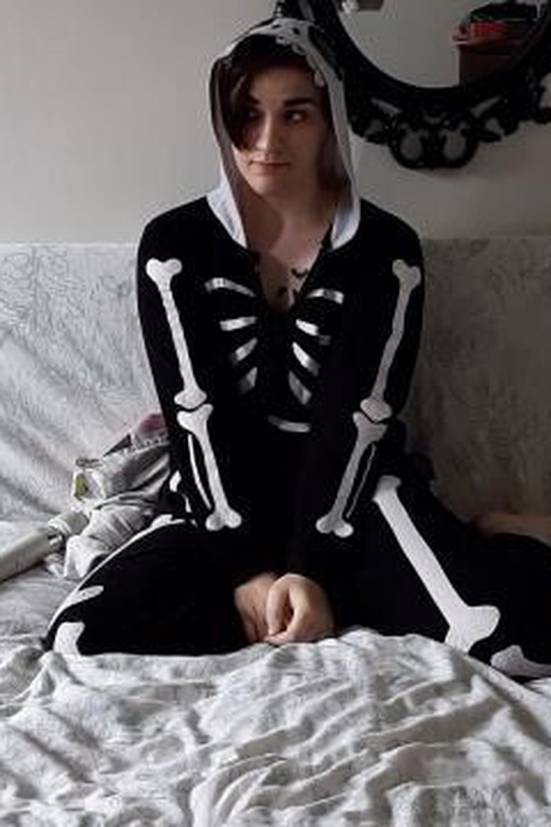 Rattle My Bones - Screenshot 1 of 4 - Masturbation