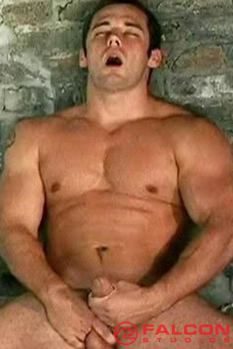 Nick - Screenshot 1 of 4 - Bodybuilder