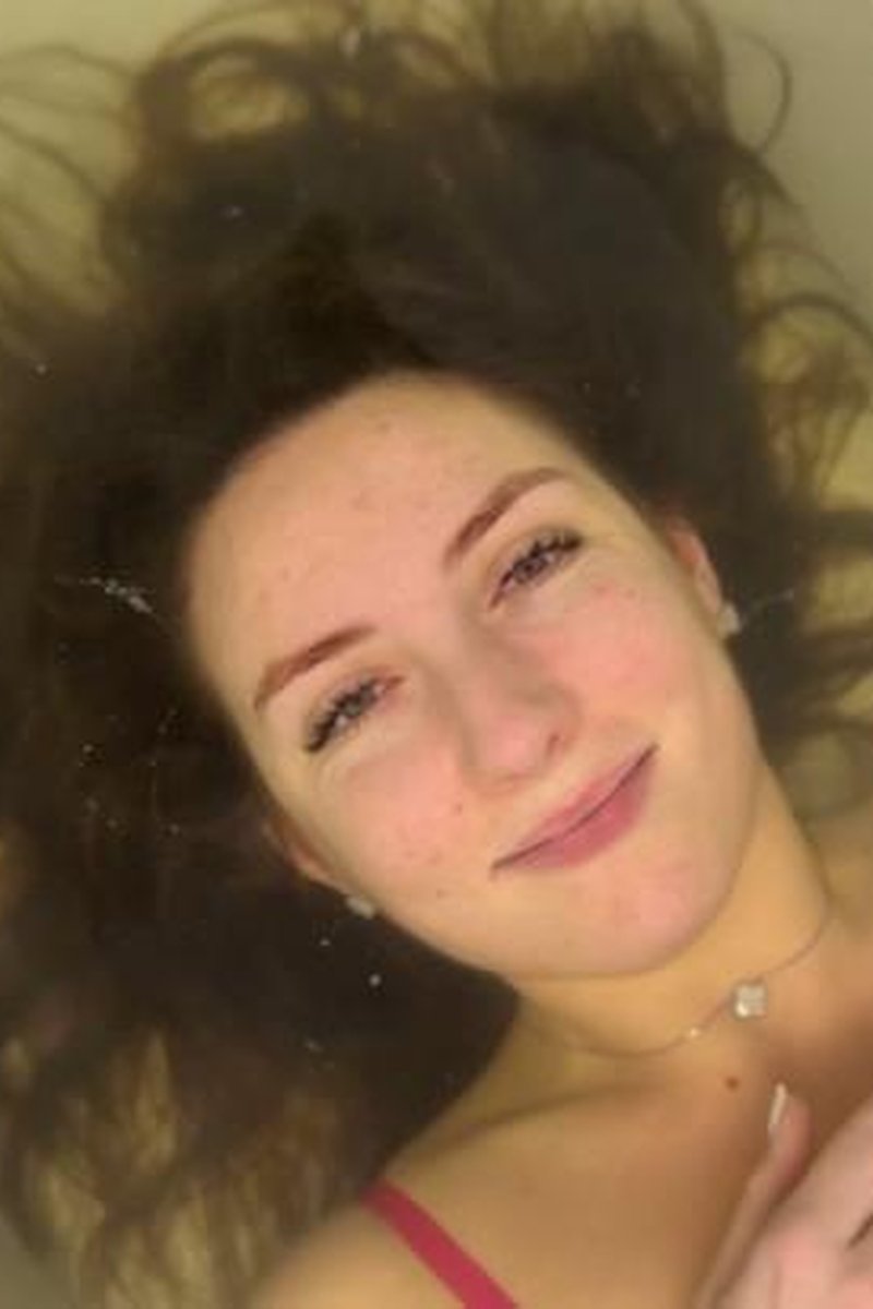 Smiling Mermaid - Screenshot 1 of 4 - Dangling