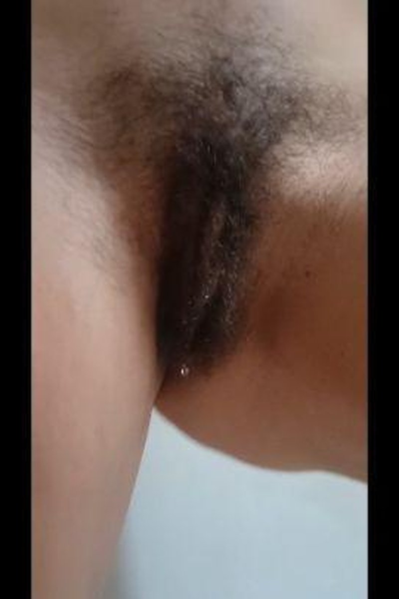 Hairy Pee Compilation - Screenshot 1 of 4 - Golden Shower